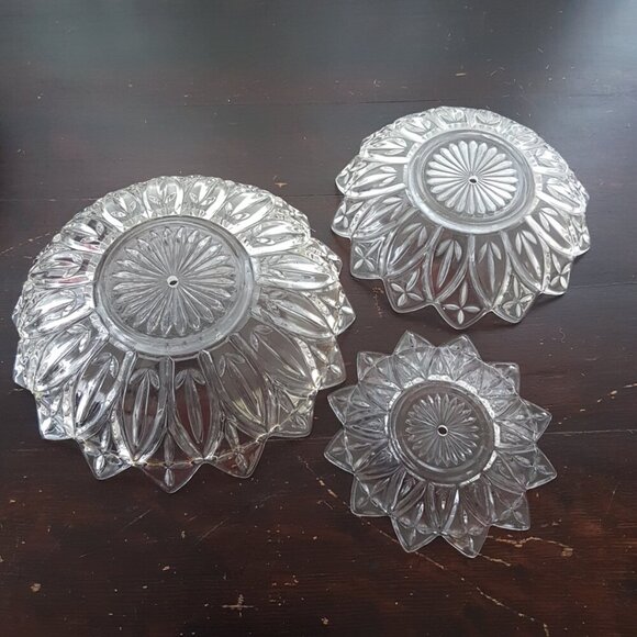 Hand Crafted 3 Tier Federal Glass Petal Flower Cake Stand Tea Party Fruit Bowl - Picture 10 of 14